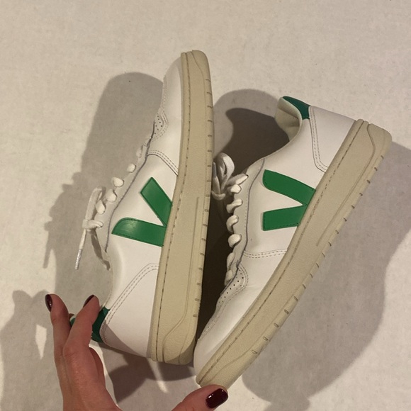 White & Green Veja - Picture 6 of 6